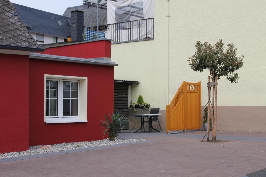 Altes Schulhaus Hotel Zeltingen-Rachtig Eksteriør billede